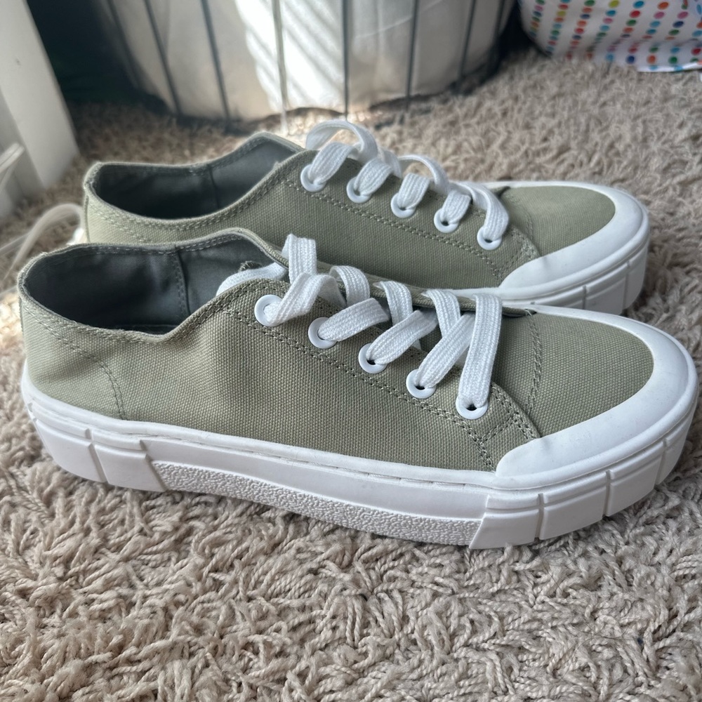 Green Sneakers - Target